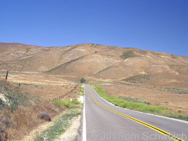 Highway 58 approaches the west side of the Temblor Range.