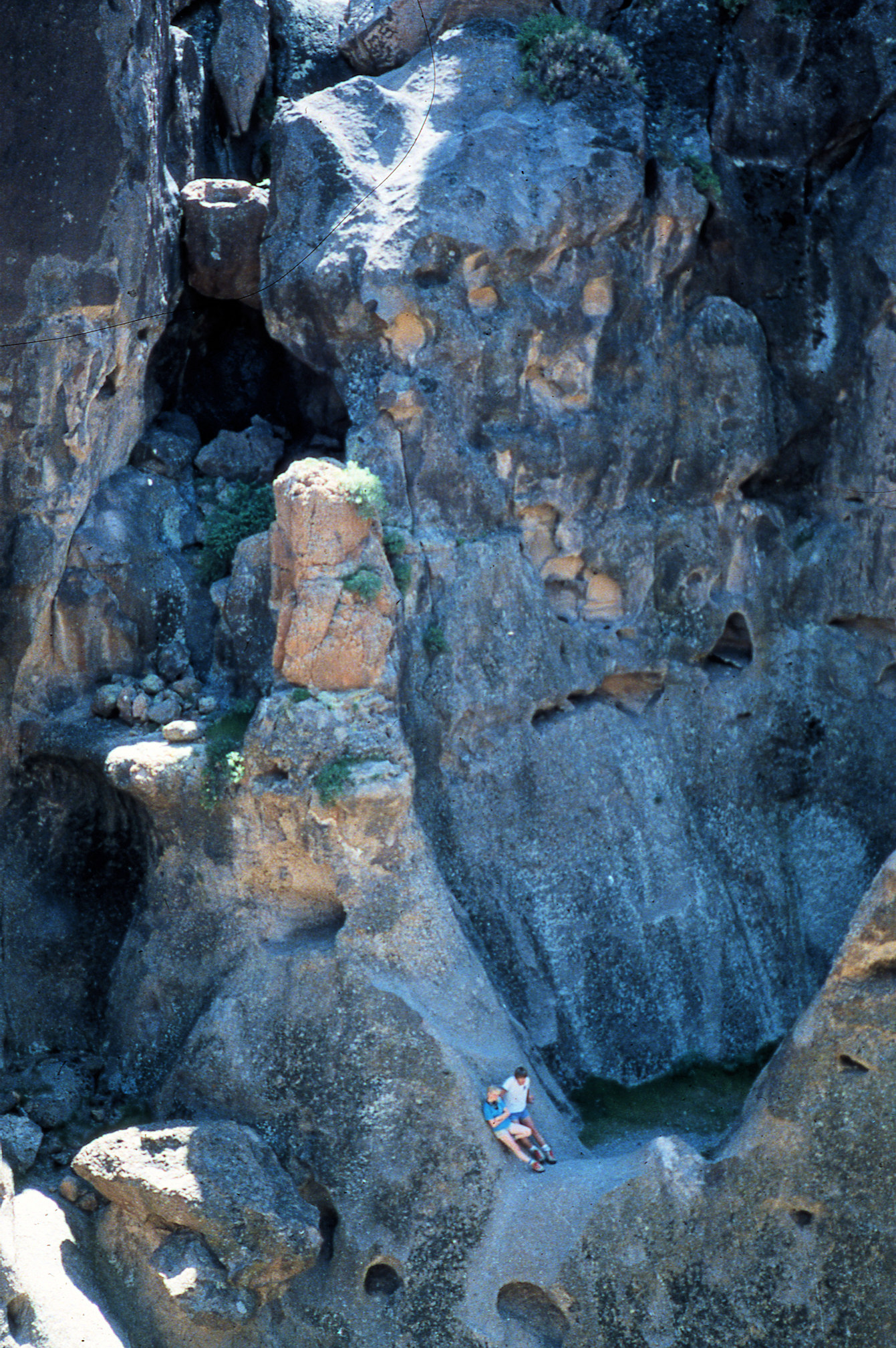 California, San Bernardino County, Hole-in-the-Wall