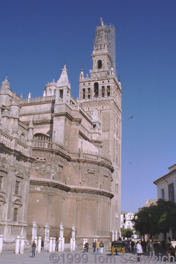 The Giralda was under maintenance in 1999.