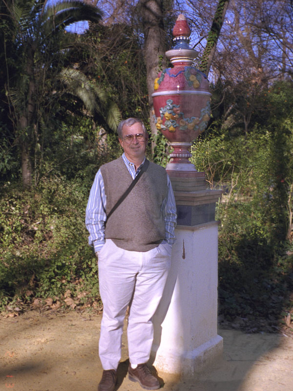 Me by a jar in the Parque Maria Luisa.