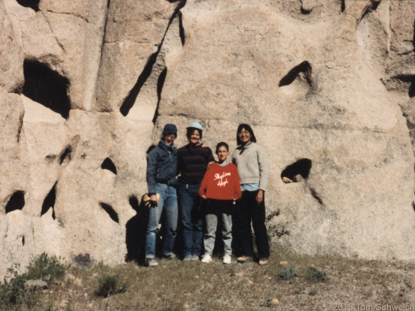 California, San Bernardino County, Hole-in-the-Wall