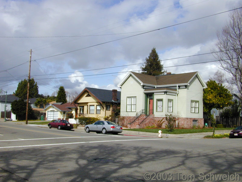 Encinal, at Court