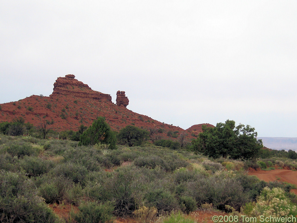 Utah, San Juan County, Squaw and Papoose Rock