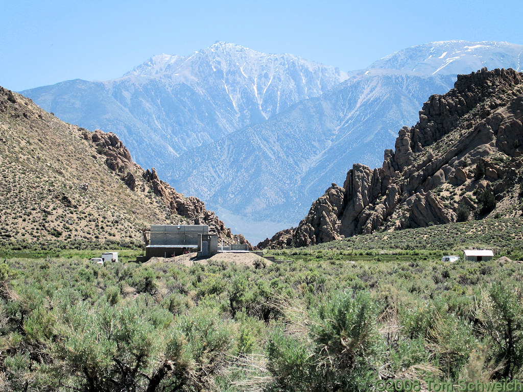 Californa, Mono County, Adobe Valley