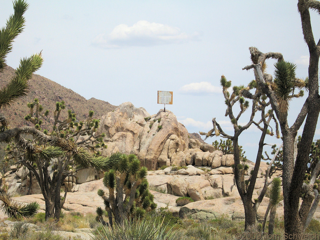 California, San Bernardino County, Cross In A Box