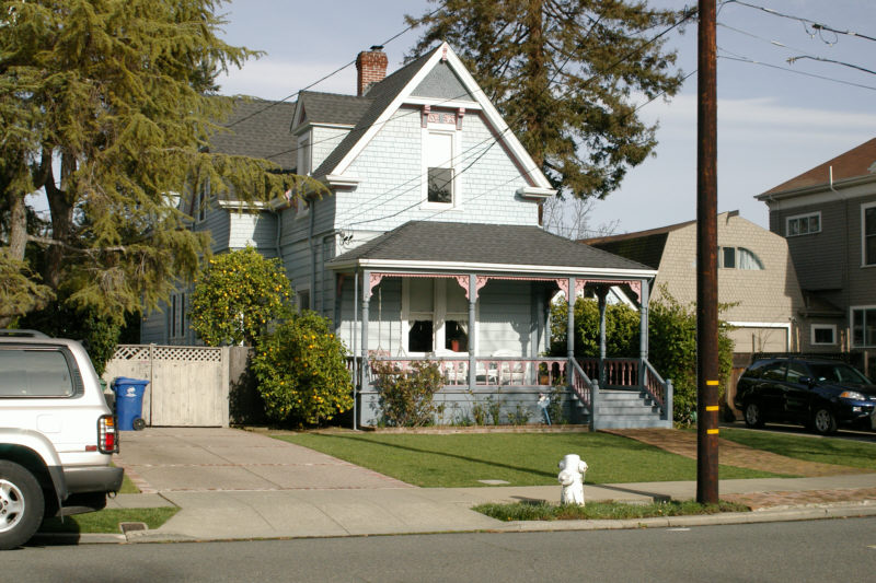 Victorian farm house on Lincoln Avenue.