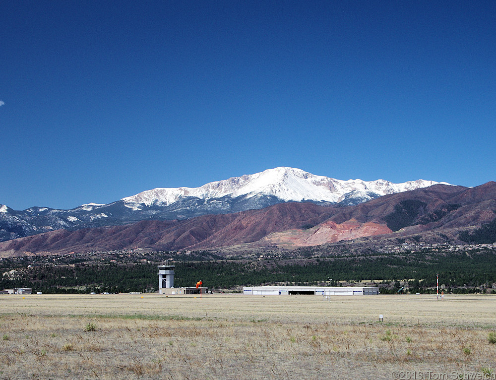 Pikes Peak from US I-25.