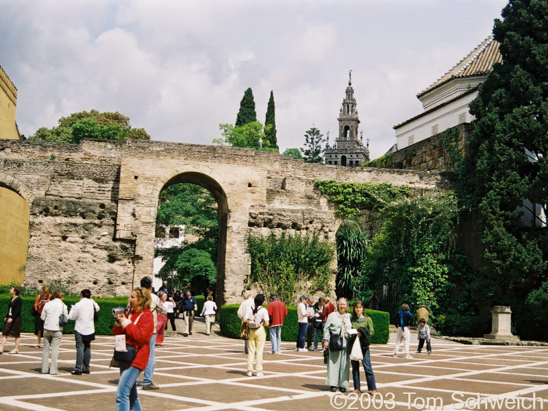 Rachel and Cheryl at the entrance to the Alcazar.